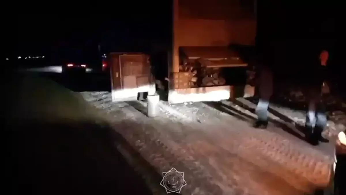 Қостанай облдысында жолда қалған автобустың 16 жолаушысы эвакуацияланды