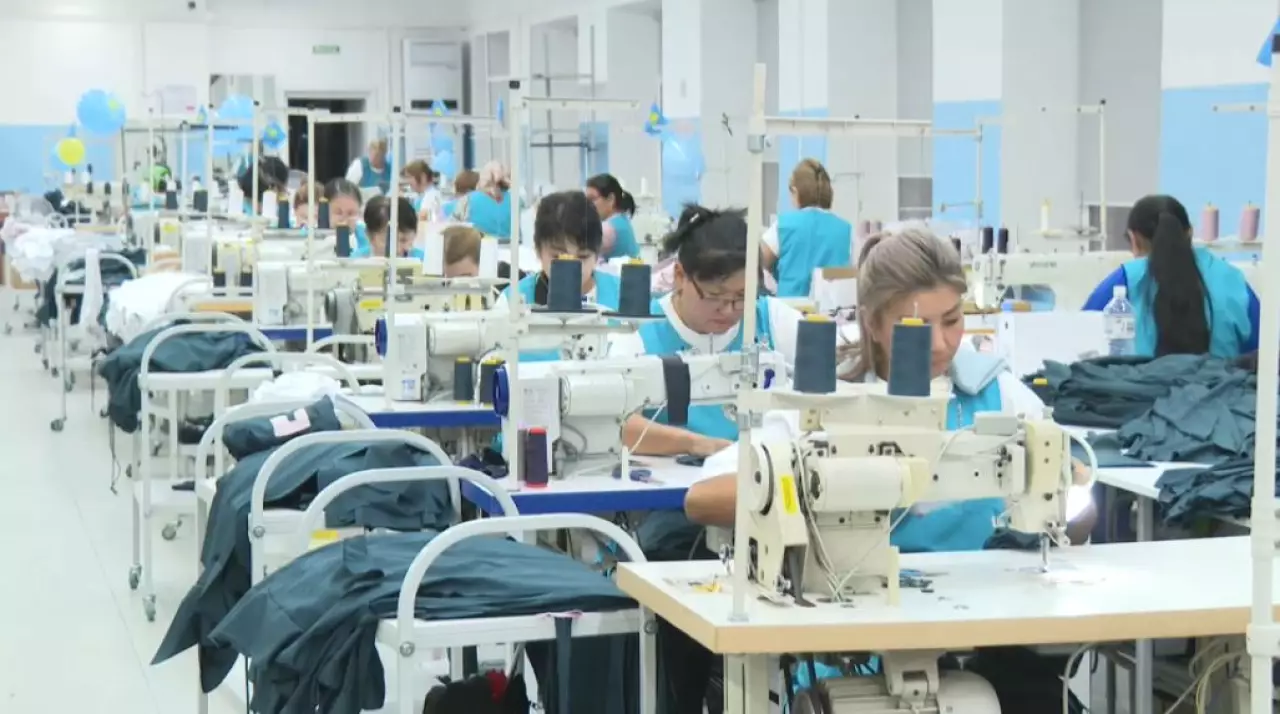 Более 200 безработных в области Абай освоили новые профессии