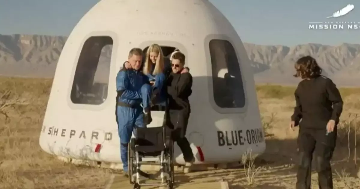  Әлемде алғаш рет арбаға таңылған әйел ғарышқа ұшып, 10 минуттан кейін жерге оралды 