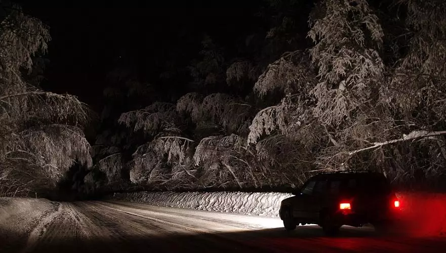 Ограничили движение на автодорогах в ЗКО