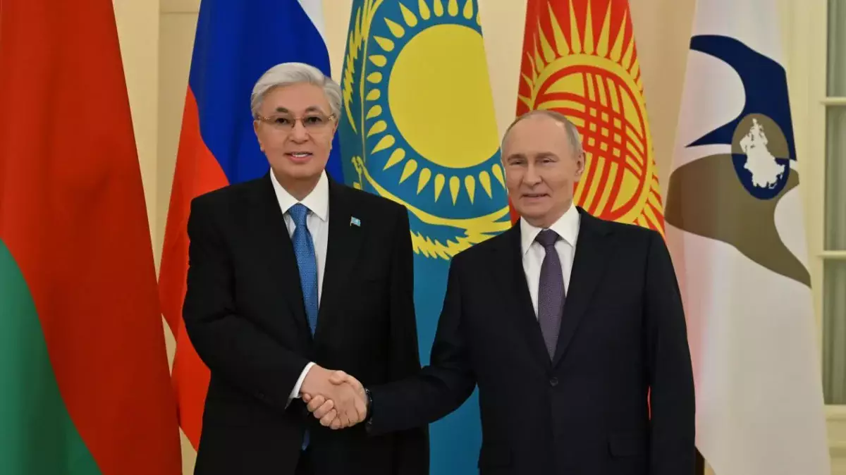 Тоқаев Санкт-Петербургте Б.Н.Ельцин атындағы президенттік кітапханаға барды