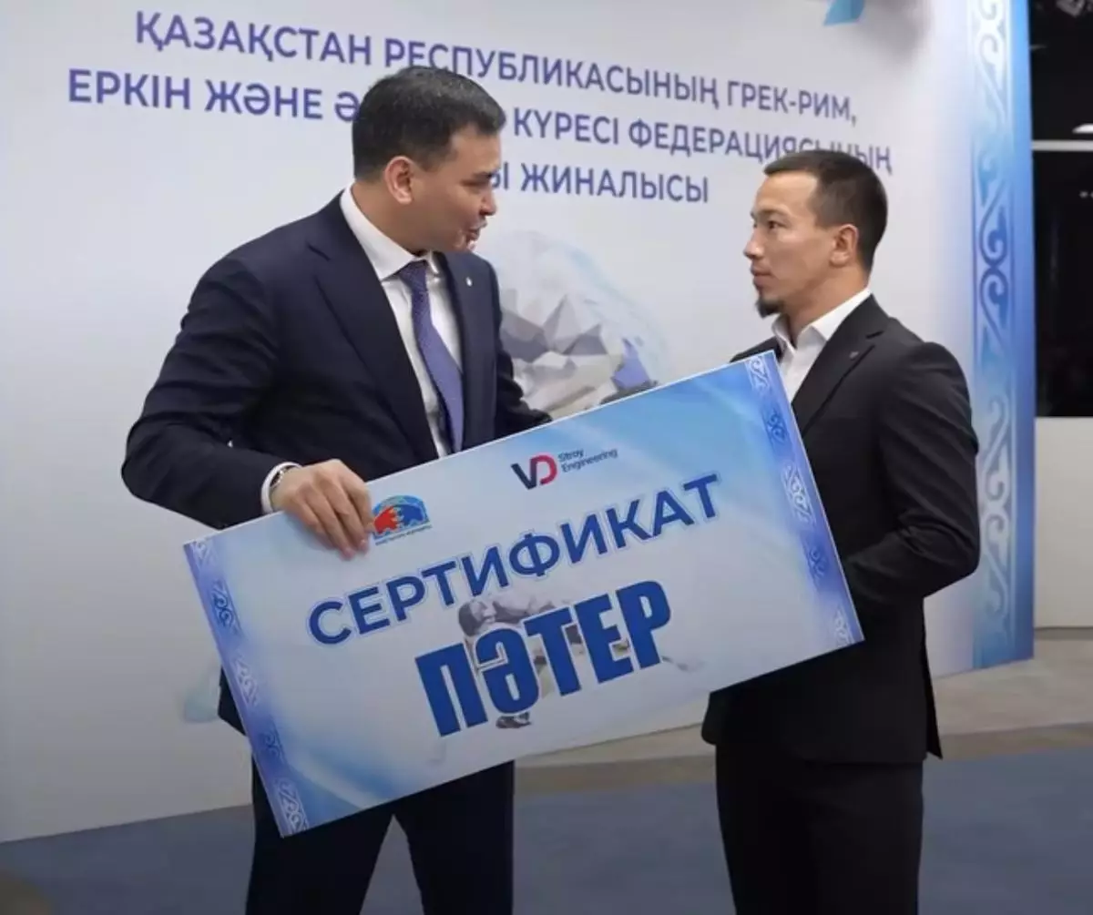 «20 жылдық еңбектің өтеуі»: Айдос Сұлтанғалиға Астанадан пәтер берілді