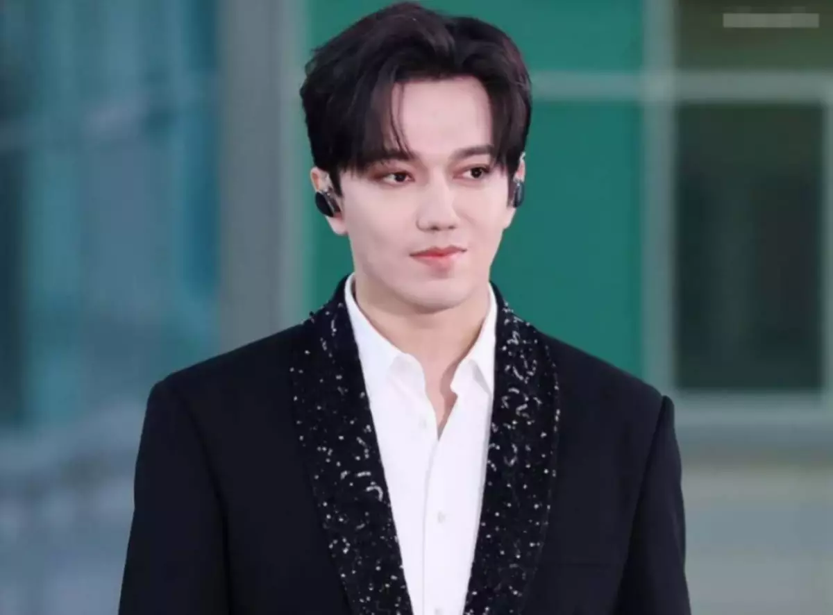 Димаш Кудайберген выразил соболезнования семье Асанали Ашимова