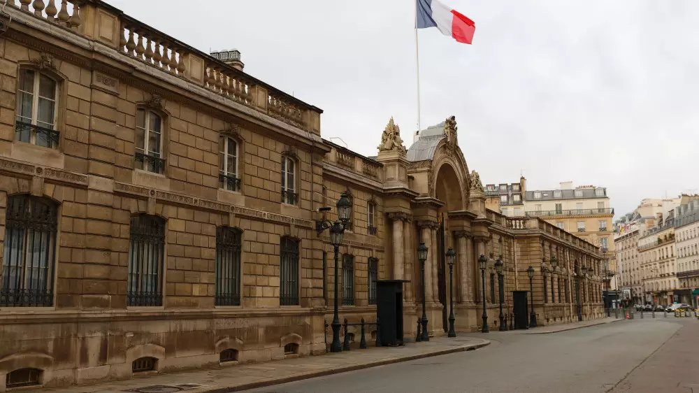 Из резиденции президента Франции украли предметы национального достояния