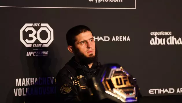 Топурия "записал" себе победу нокаутом над Махачевым в UFC