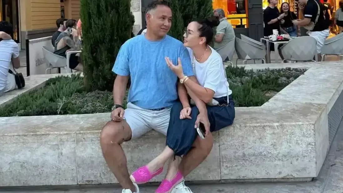 «Баянға жетпейді екен»: Тұрсын Алагөзов басқа қызбен көзге түсті