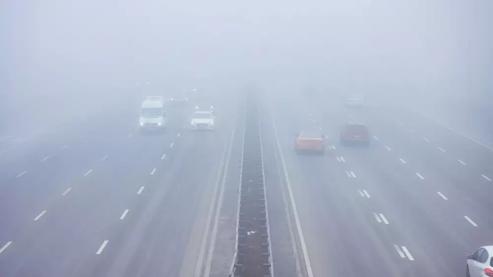 Из-за ограничения видимости закрыли участки автодорог в Алматинской области