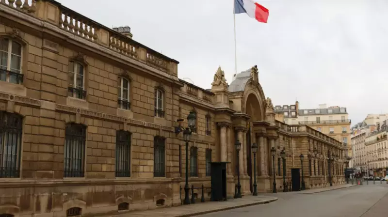 Из резиденции президента Франции похитили ценные предметы