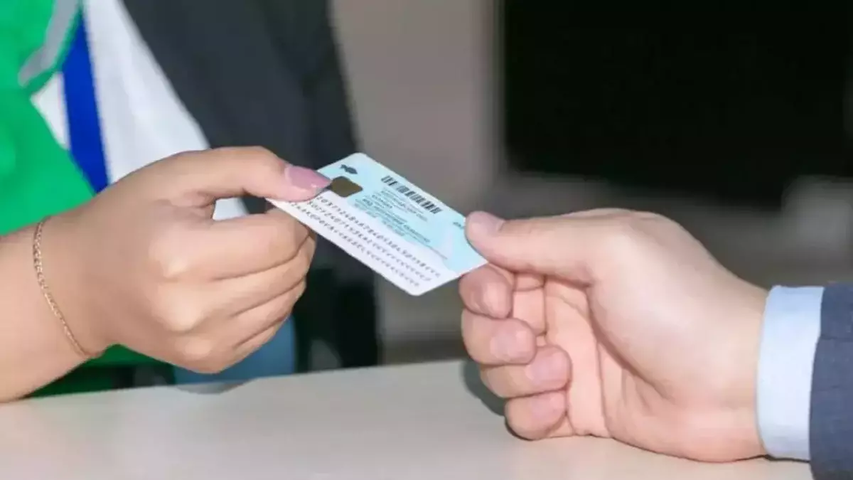 Получение первого удостоверения личности станет бесплатным в Казахстане