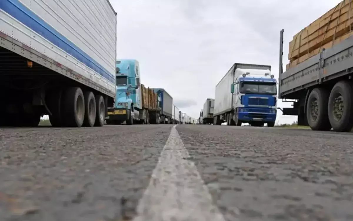 Токаев призвал убрать барьеры и очереди на границах ЕАЭС