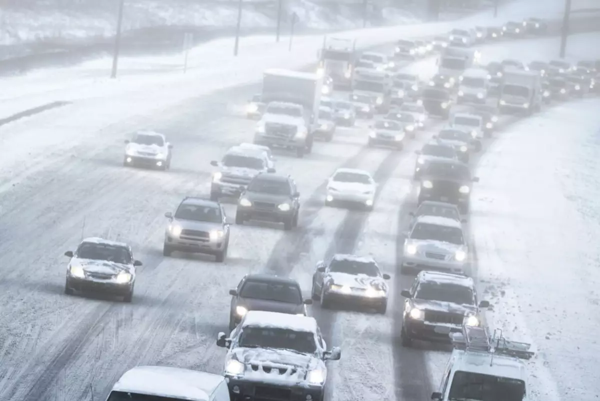 Сложная дорожная обстановка ожидается в 12 регионах Казахстана