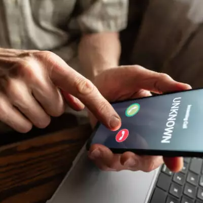 Мошенники отправили посылку жительнице от имени умершего отца