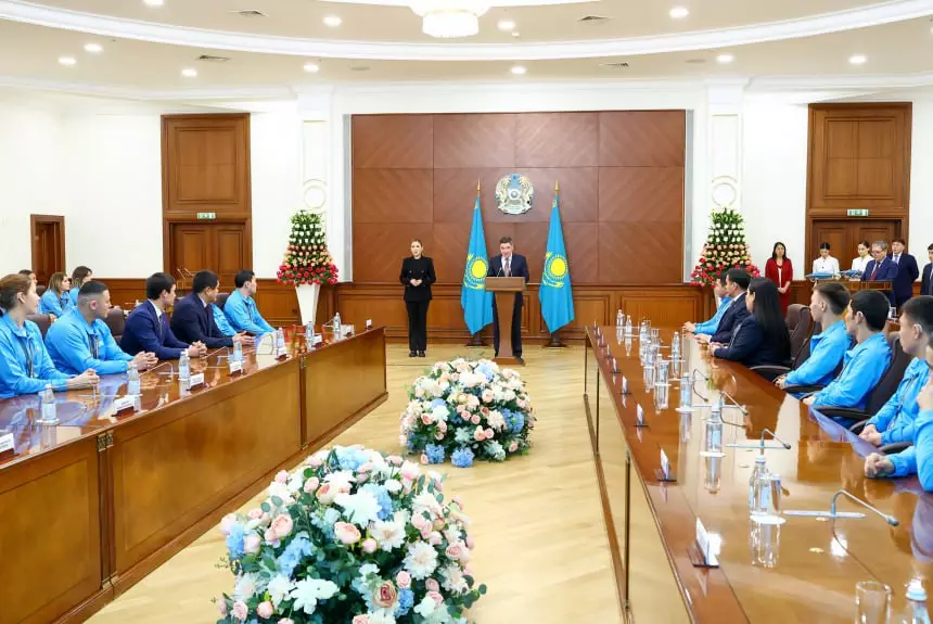 Тренер сборной Казахстана по настольному теннису посвятил свою медаль Президенту