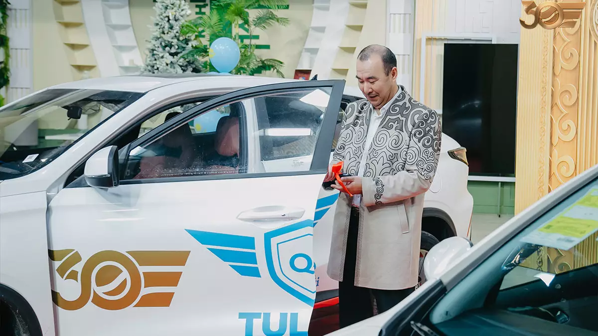 «Жекпе-жек Айтыс» финалы: Алтын қамшы мен автокөлік иесі кім?