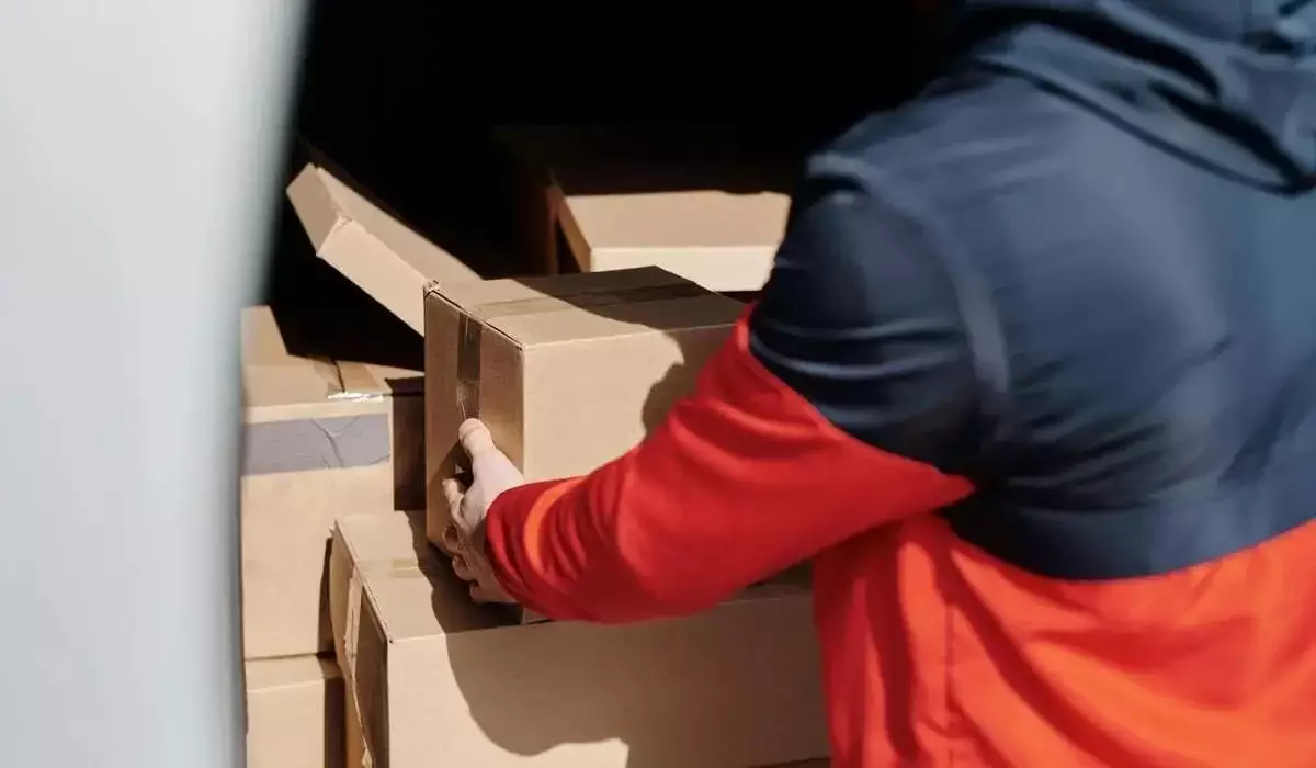 Астанадағы келіншекке тоғыз жыл бұрын өмірден озған әкесі «сәлемдеме» жіберген (ВИДЕО)