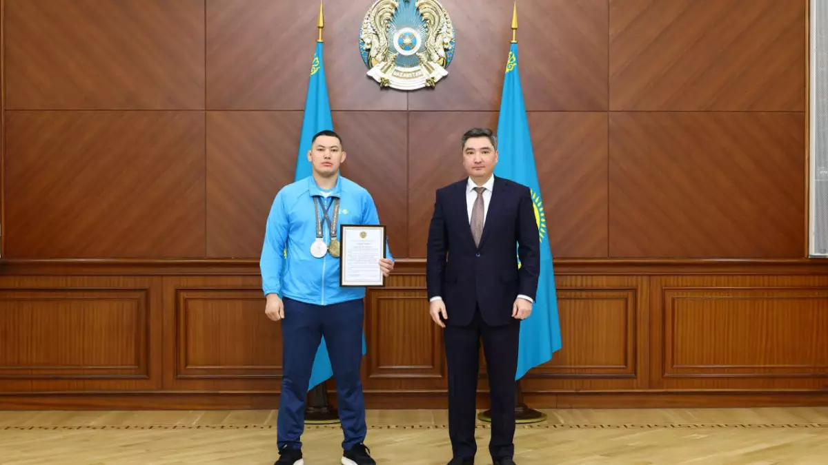 Сурдлимпиада ойындарында үздік шыққан спортшылар марапатталды