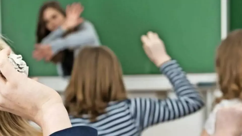 "Пәлеқор ата-ана мұғалімнің басын жалмады": Сауатсыз ата-аналар мұғалімнің басты қаупіне айналуда