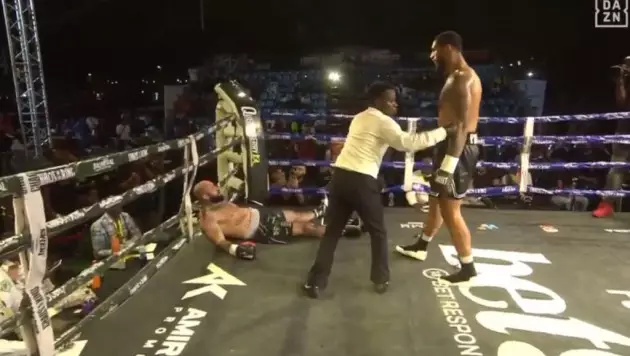 Ауыр салмақта Олимпиада чемпионының айқасы бірінші раундта нокатупен бітті