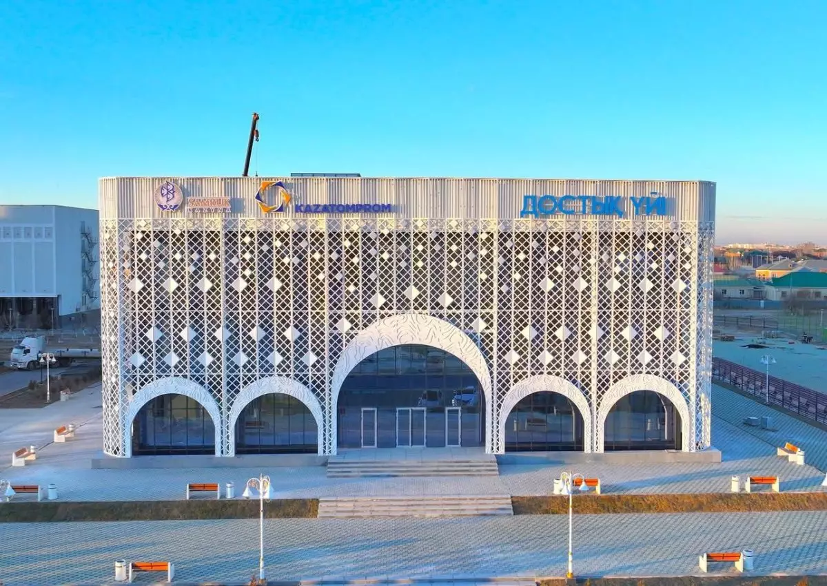 Қызылордада мәдениет саласының қызметкерлеріне тұрғын үй салынып, 40 пәтер табысталды