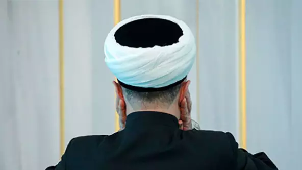 "Молданы сақалын сапситып, үйден айдап шықтым" деген блогер сұмдық жайтты айтты