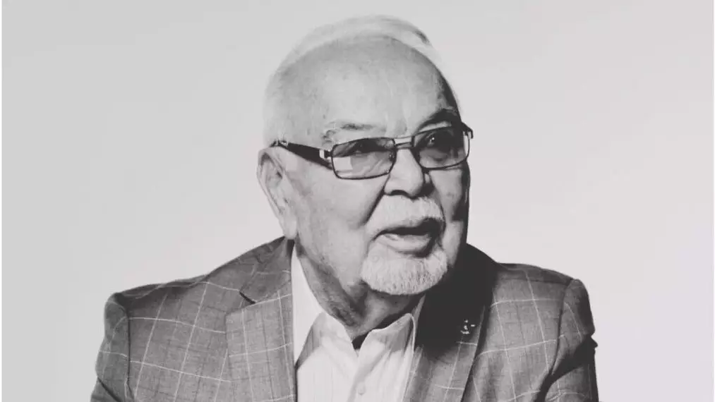 «Өкпеге қисам да, өлімге қимадым»: Алаш жұрты Асанәлі Әшімовтің қазасына байланысты көңіл айтты