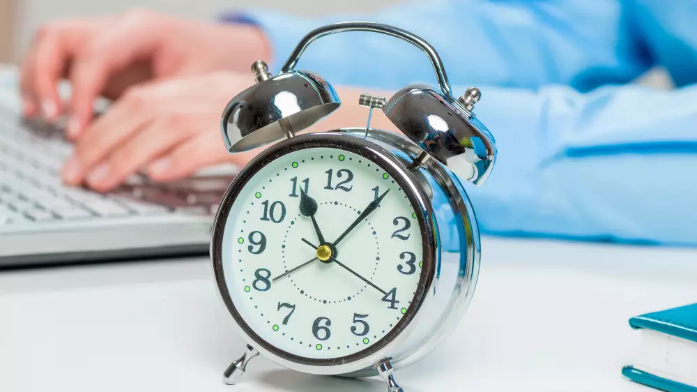 Демалыс, мереке және түнгі уақытта жұмыс істегендерге ақы қалай төленуі керек?