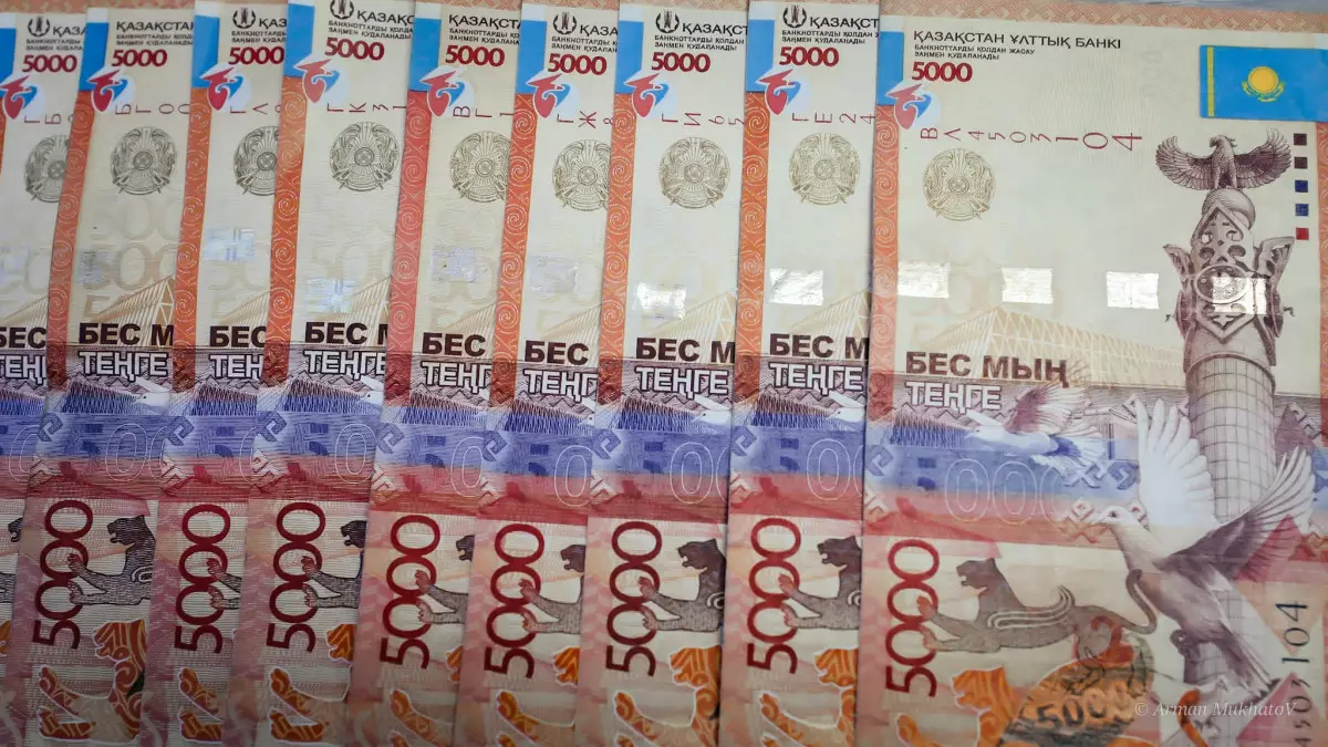 Жыл соңына дейін әрбір қазақстандық мемлекеттен 157 мың теңге ала алады