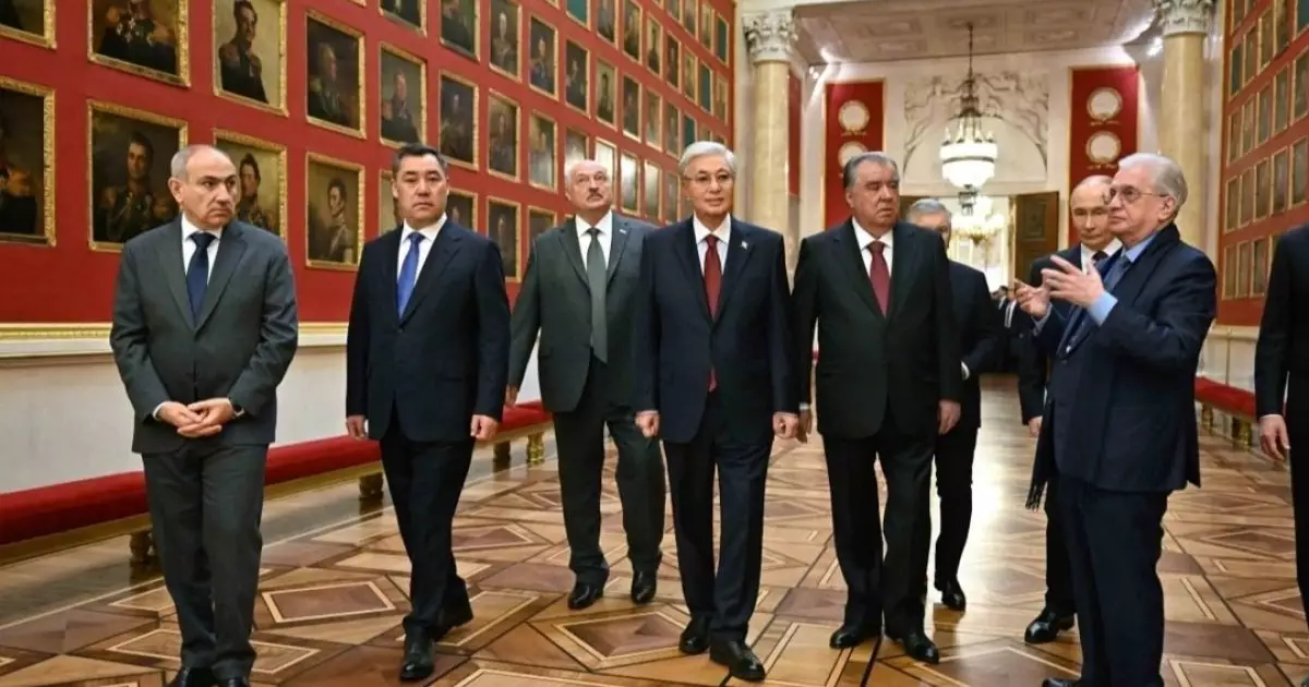  Қасым-Жомарт Тоқаев пен ТМД басшылары Эрмитажды аралады 