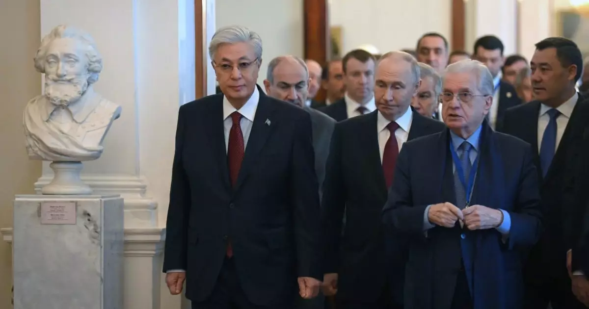   Тоқаев ТМД президенттерімен бірге Эрмитаж музейін аралады   