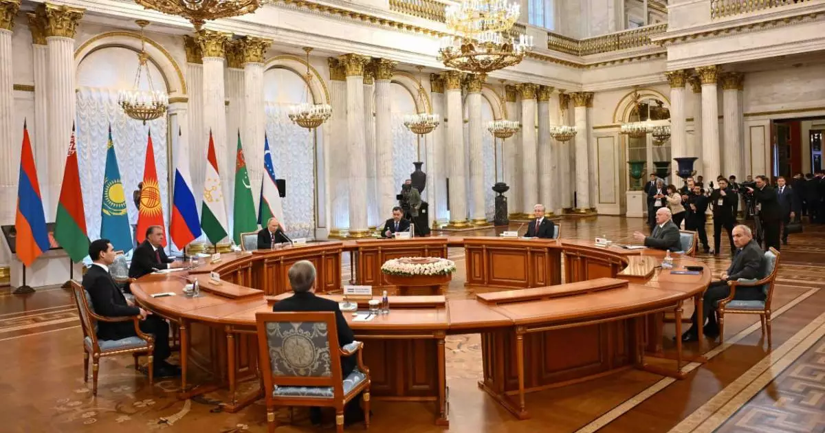  Қасым-Жомарт Тоқаев ТМД-ға мүше мемлекеттер басшыларының бейресми кездесуіне қатысты 
