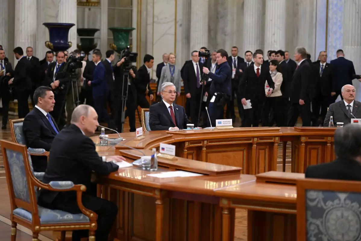 Токаев принял участие в неформальной встрече глав государств СНГ