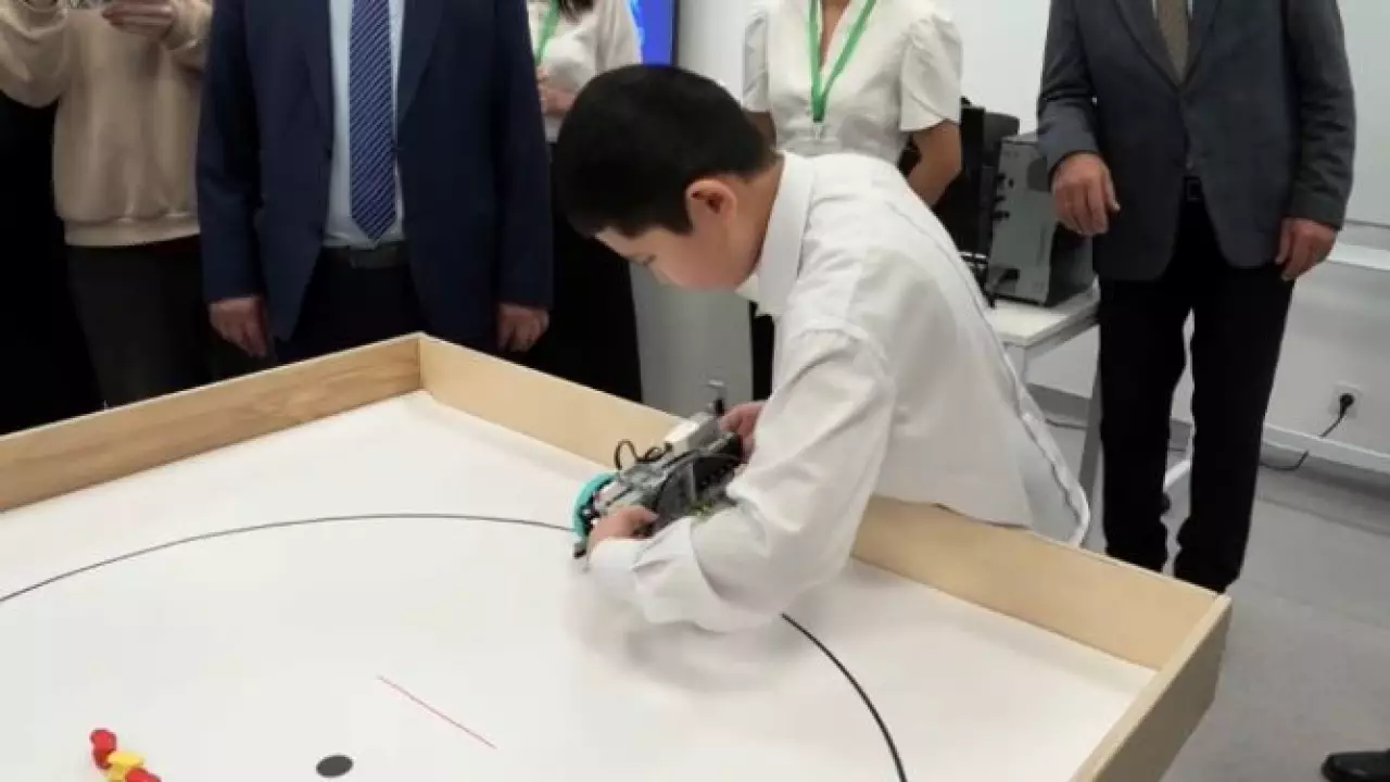 11 аварийных школ ликвидировали в ЗКО