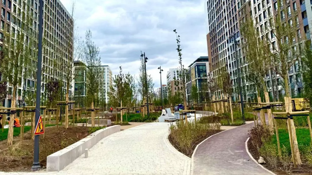 Фото до и после: в Астане за год посадили больше миллиона зелёных насаждений