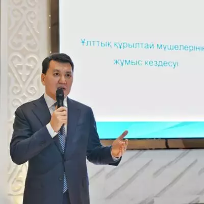 Госсоветник рассказал членам Национального курултая о результатах президентских реформ