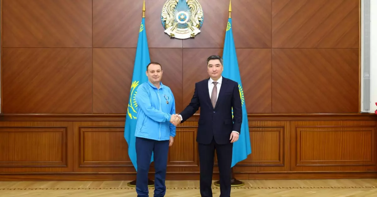 Олжас Бектенов вручил госнаграды призёрам Сурдлимпиады от имени Президента