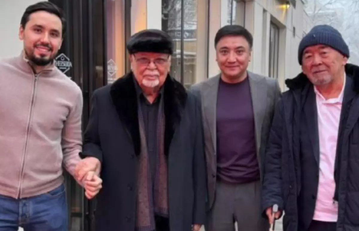«Соңғы екенін сезбеппін»: Белгілі ақын екі күн бұрын Асанәлі Әшімовпен кездескенін айтты (ВИДЕО)