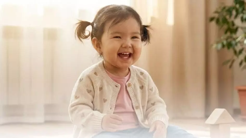 Ұлыбританияда туған бір жасар қыз Қазақстанға қайтарылды