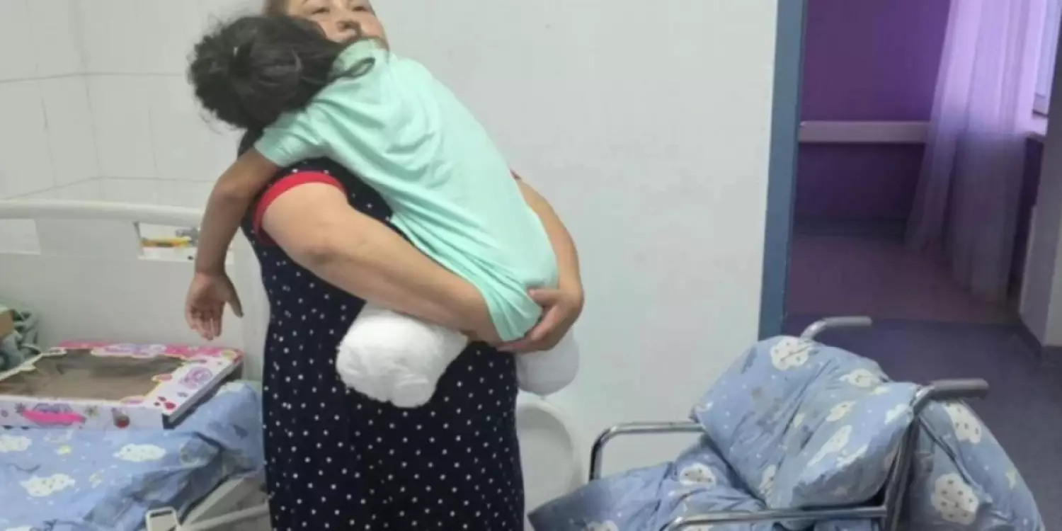 Астанада екі аяғынан айырылған қыздың отбасына қатысты ақпарат шықты