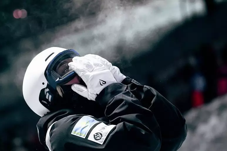 Казахстанская могулистка завоевала два "золота" на турнире во Франции