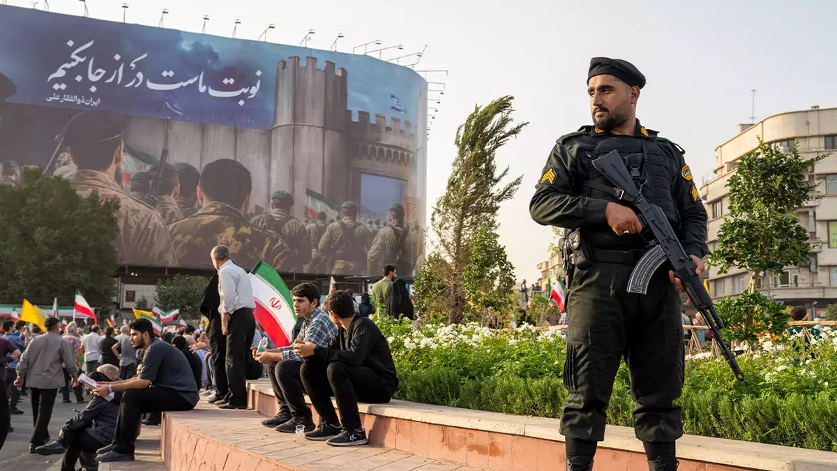 "Израиль — это только закуска": Хакаби предупредил об угрозе со стороны Ирана, пока Нетаньяху готовится к переговорам с Трампом.