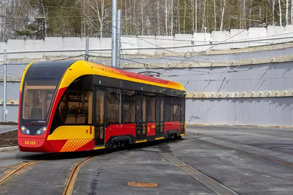 В России протестировали первый междугородний беспилотный трамвай