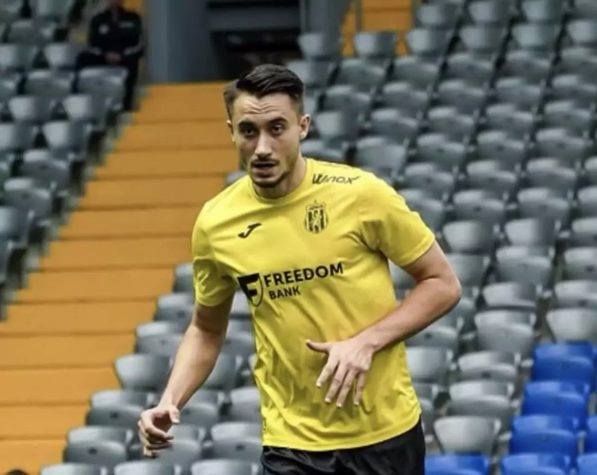 Матия Ром “Жеңістен” кетуі мүмкін – Агенті футболшының жоспарымен бөлісті