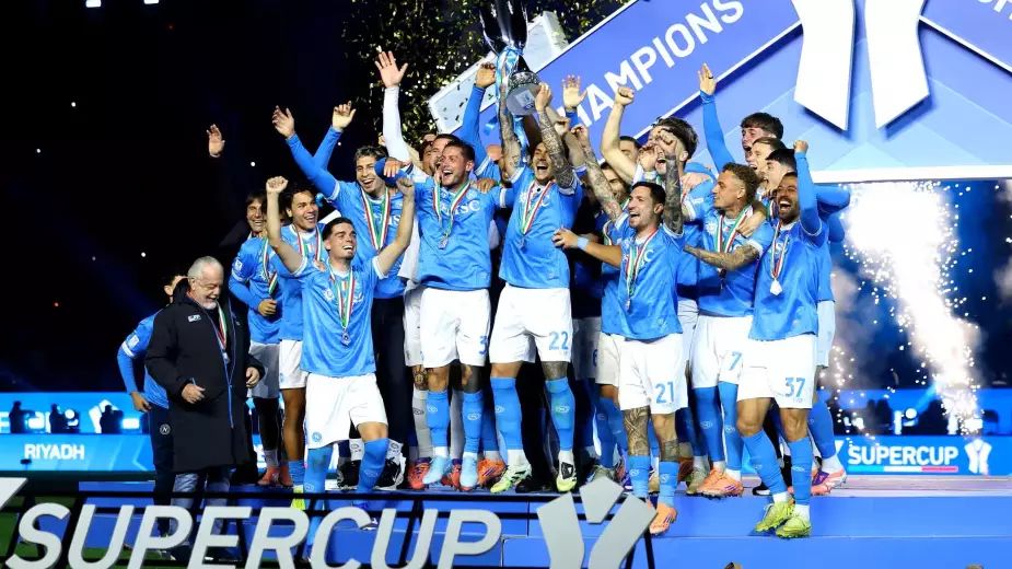 "Наполи" выиграл первый трофей в сезоне (ВИДЕО)