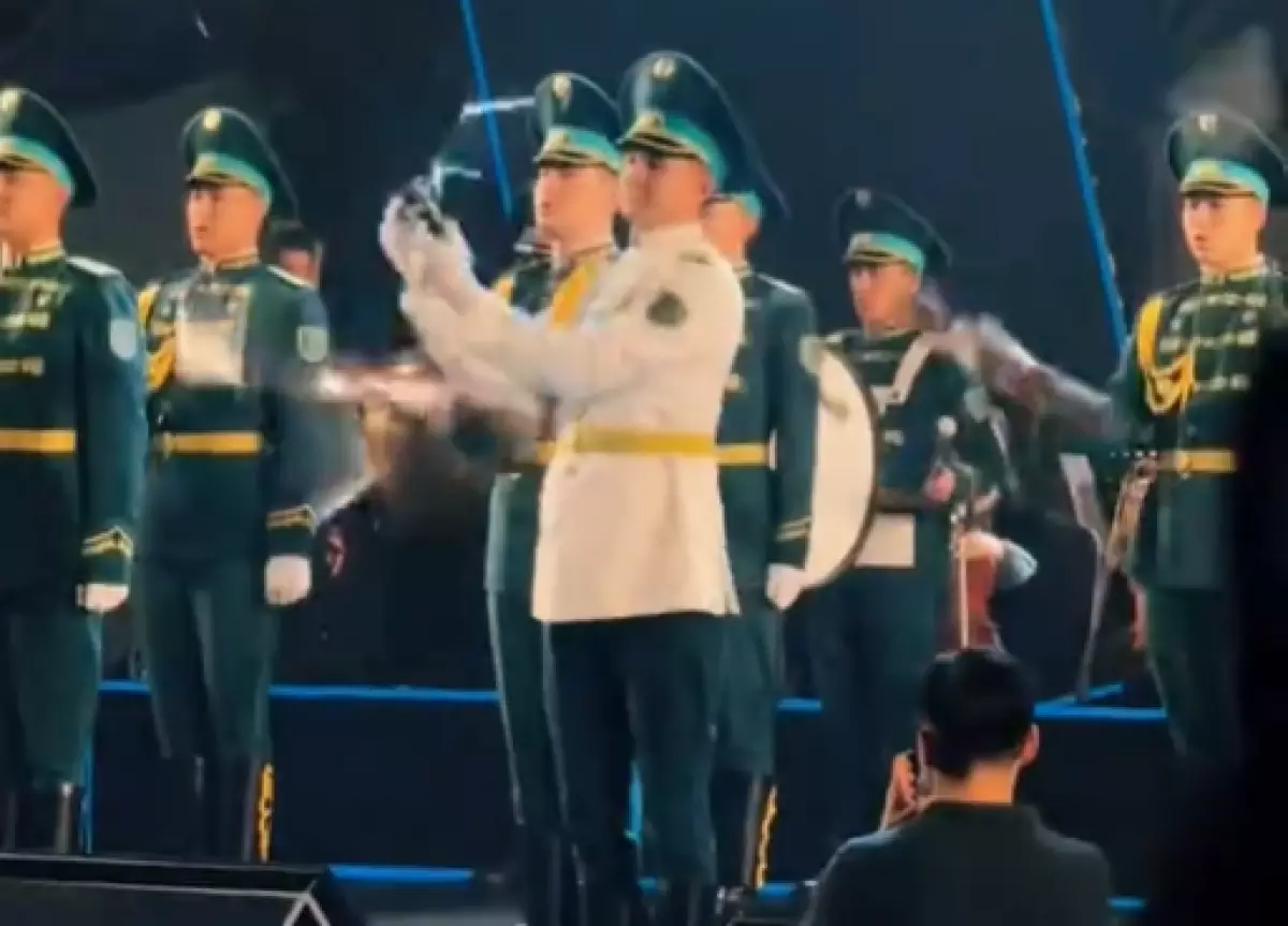 Рота военнослужащих Казахстана исполнила музыку Скриптонита (ВИДЕО)