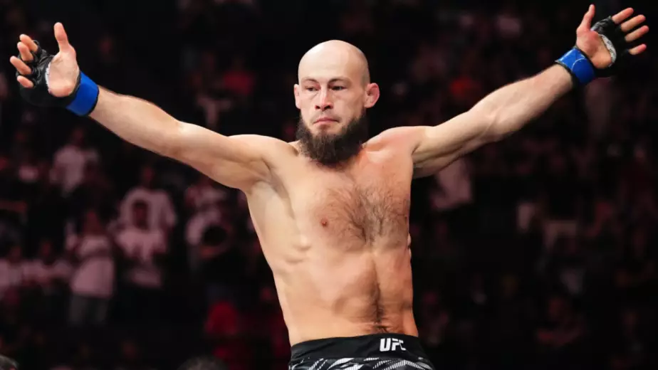 UFC неожиданно расстался с непобеждённым россиянином