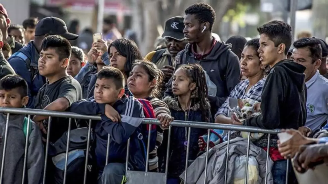 АҚШ өз еркімен елден кететін мигранттарға 3 мың доллар төлемек