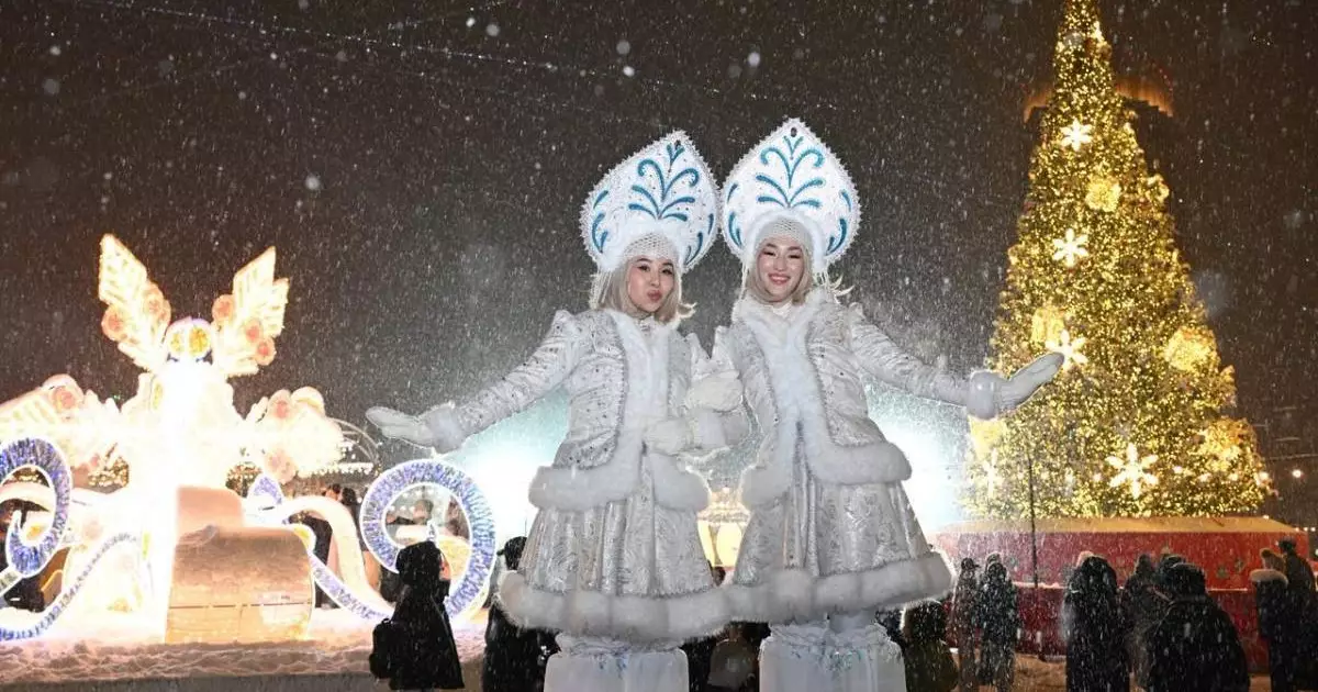  Алматыда жаңа жылдық бас шыршаның шамы жағылды 