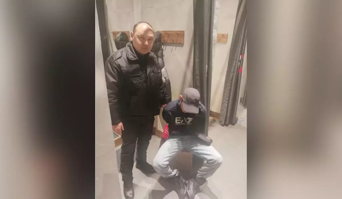 Алматыда Armani брендінің қымбат күртешесін ұрлаған ер адам ұсталды