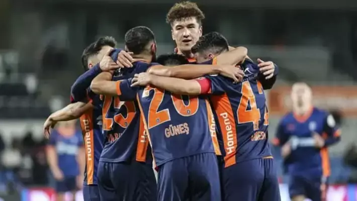 Голы Шомуродова и Файзуллаева помогли «Башакшехиру» разгромить «Газиантеп»