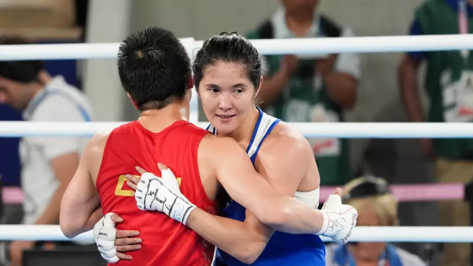 Назым Кызайбай спросили о карьере в профи. Что она ответила?